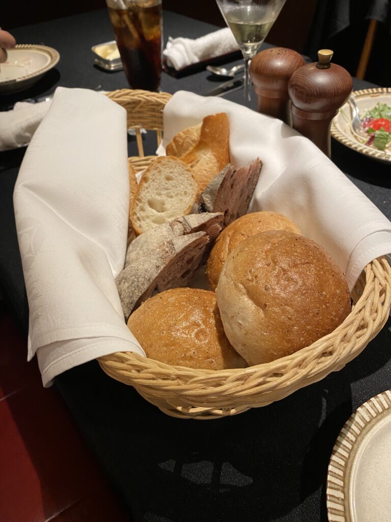 ホテルニューオータニ「リブルーム」のパン