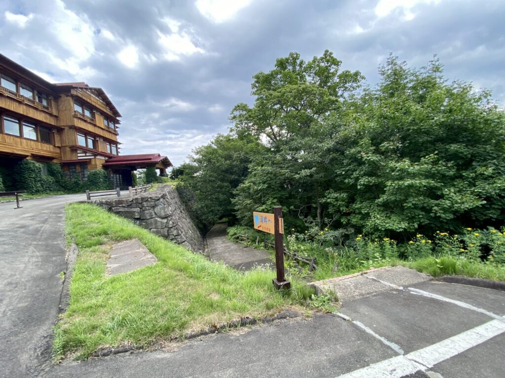 十和田湖へ続く道