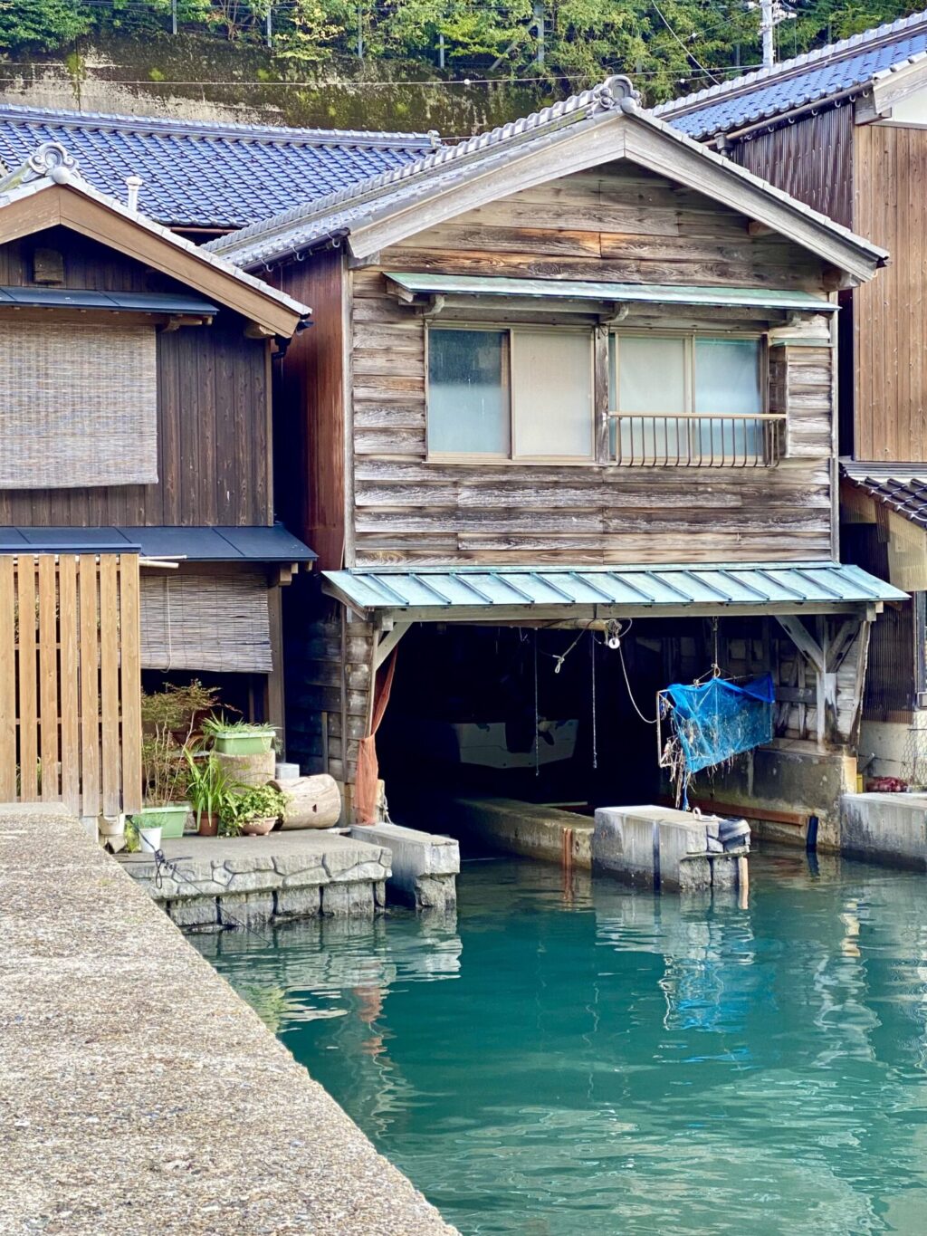 伊根の舟屋 京都のヴェネツィアを眺めたい 海に浮かぶ風情ある町